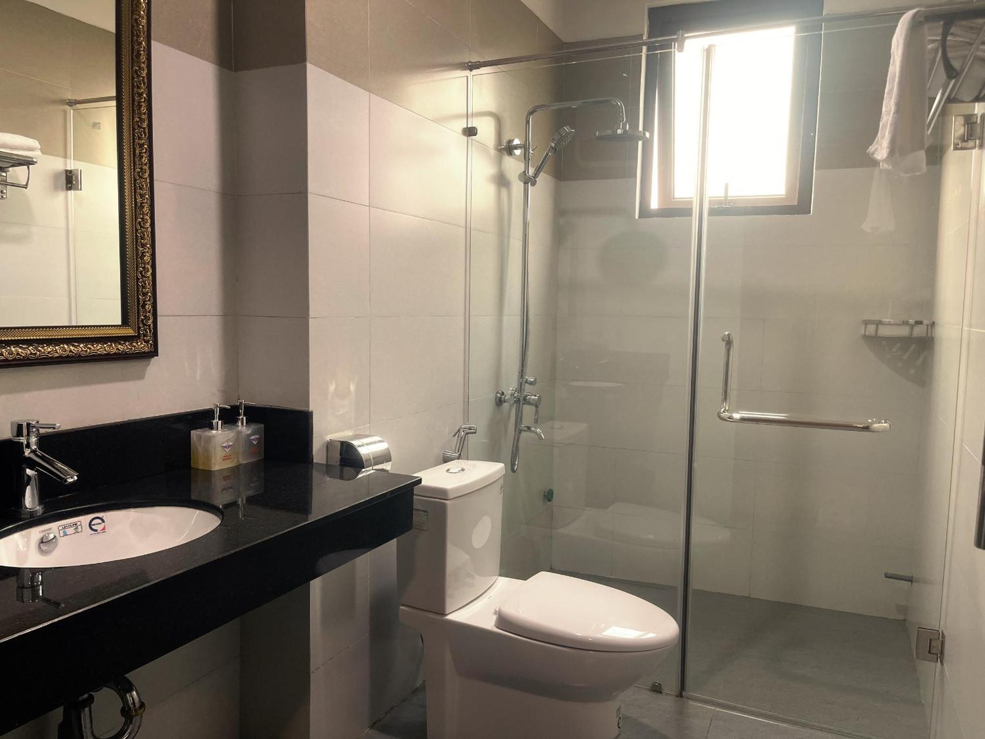 Khach San Hoa Binh Quang Tri Hotel Dong Ha Kültér fotó