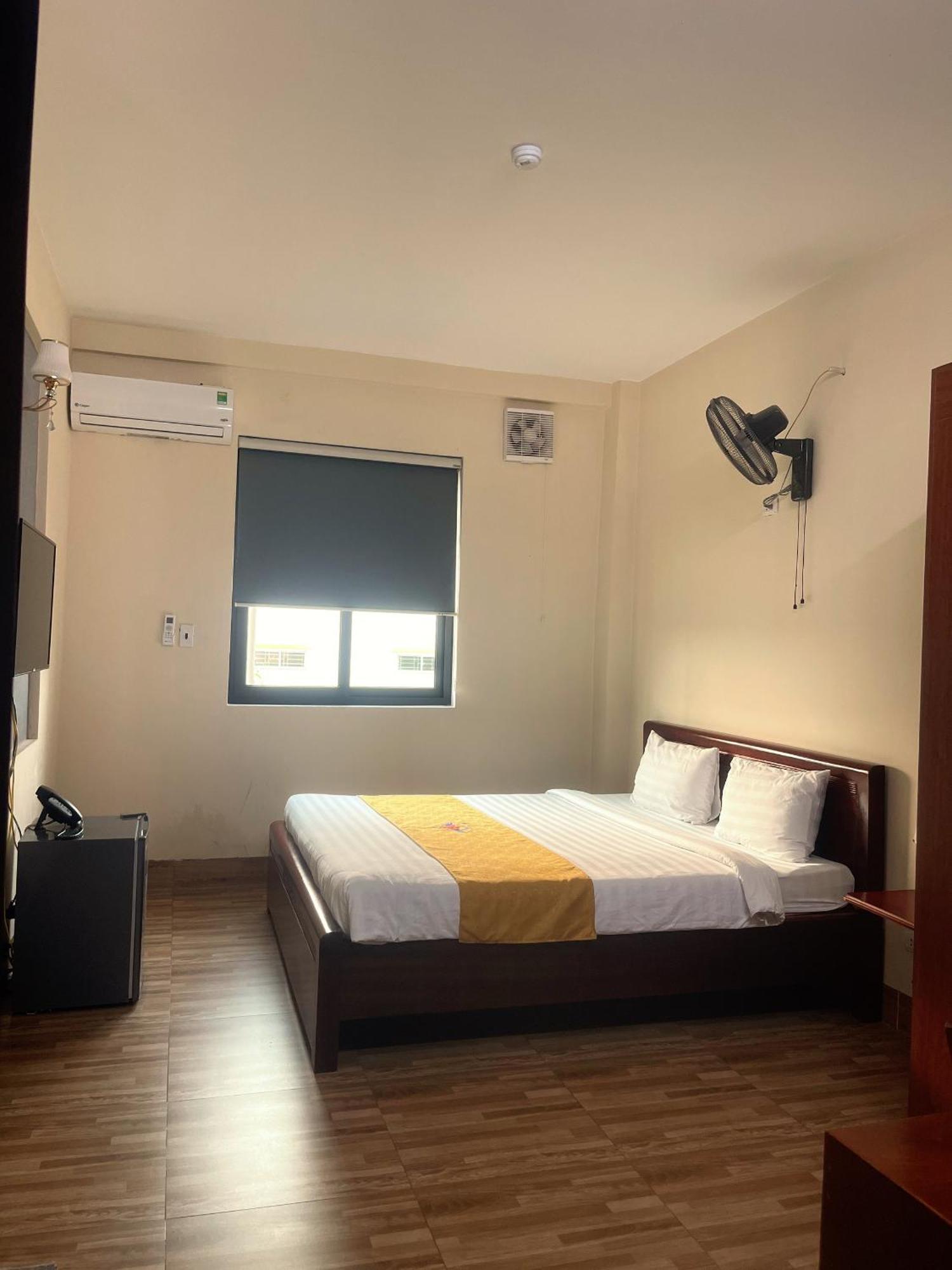 Khach San Hoa Binh Quang Tri Hotel Dong Ha Kültér fotó